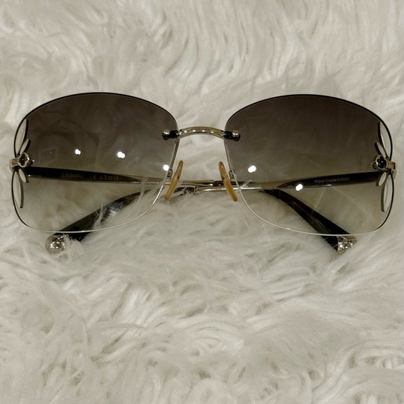 Vintage Louis Vuitton Women's Black Sunglasses - Picture 4 of 5